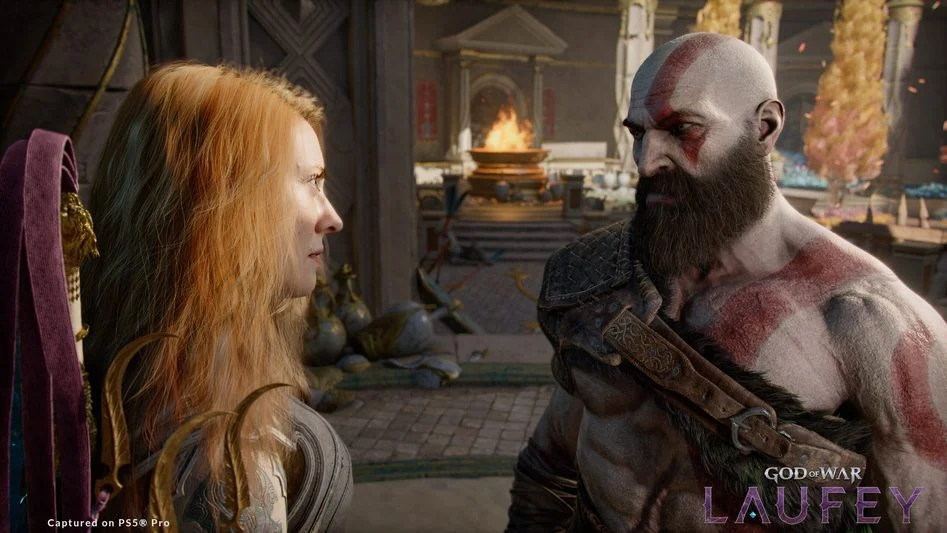 Faye and Kratos face each other inside a hall in God of War Laufey.